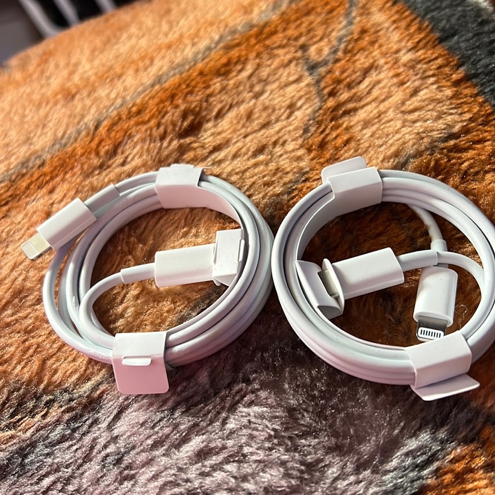 2 iPhone fast charger cord